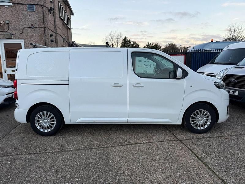 Usado Toyota Proace Comfort 115 CV (84 kW) 2017 Blanco Monovolumen