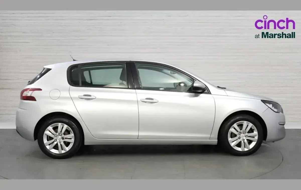 Usado Peugeot 308 Active 130 CV (95 kW) 2016 Plateado Utilitario