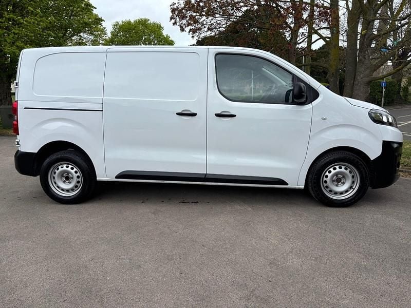 Usado Citroën Dispatch 2023 Branco Monovolume