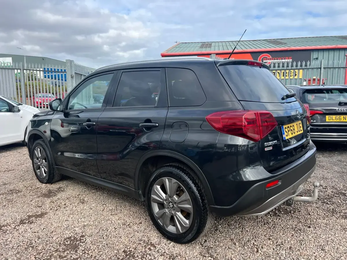 Gebraucht Suzuki Vitara SZ-T 112 PS (82 kW) 2018 Schwarz SUV