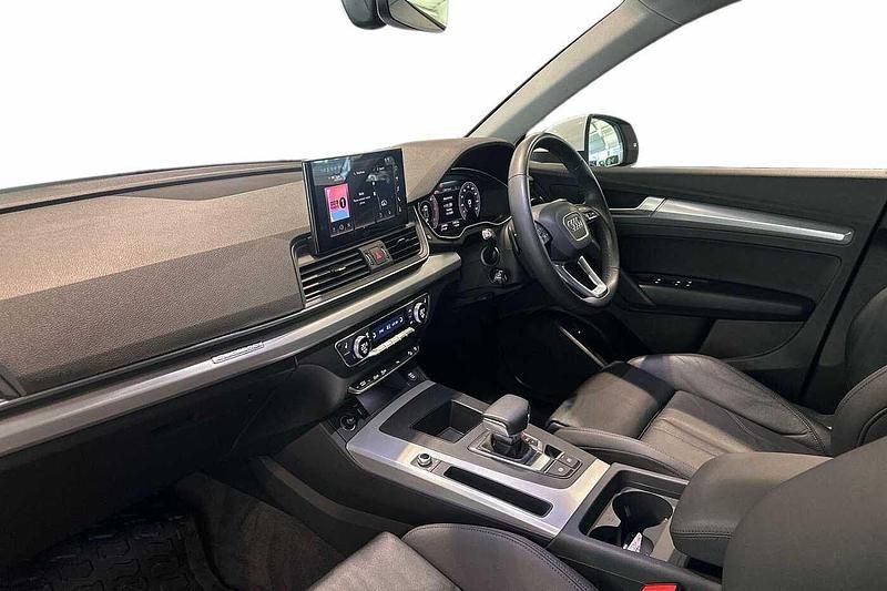 Used Audi Q5 Sport 200 HP (147 kW) 2024 White SUV