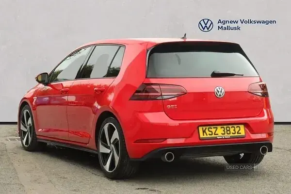 Begagnad VW Golf VII GTI 2019 Röd Halvkombi