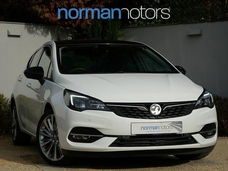 White Used 2021 Vauxhall Astra Edition Hatchback | £11,995 (Fair price) - Image 1/3