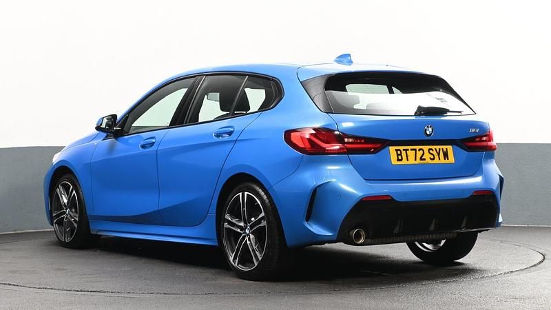 Used BMW 118 M Sport 134 HP (98 kW) 2022 Blue Hatchback