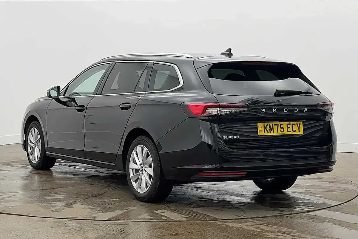 Used Skoda Superb SE Technology 150 HP (110 kW) 2025 Midnight black metallic Estate