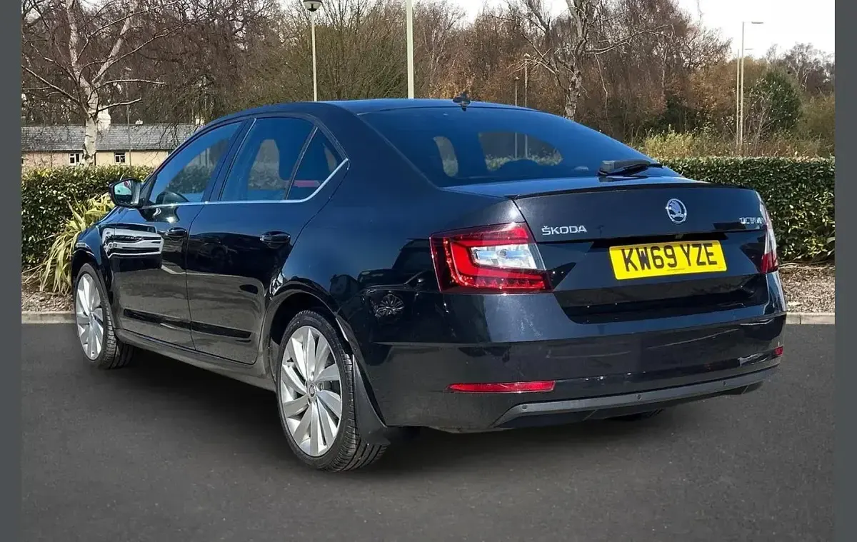 Used Skoda Octavia 187 HP (137 kW) 2019 Black magic pearlescent Hatchback