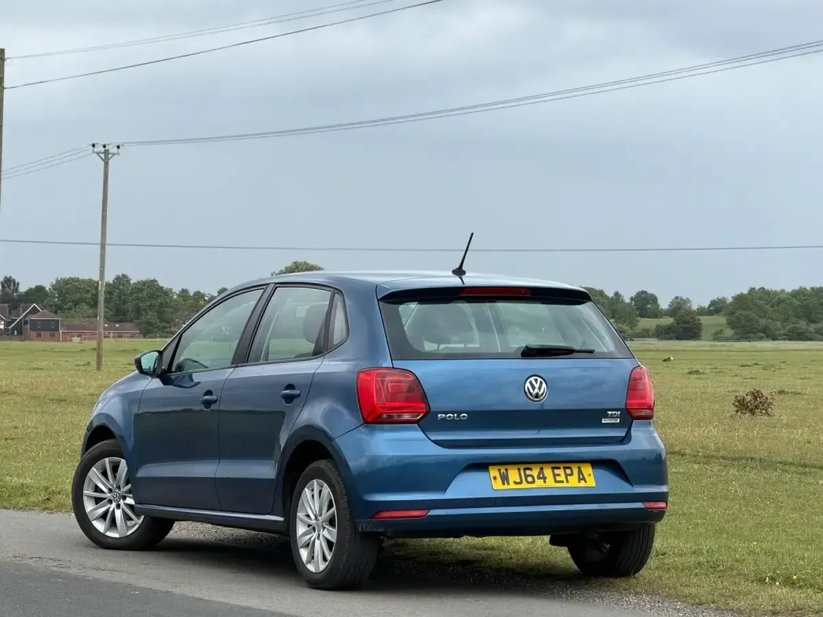 Used VW Polo SE 90 HP (66 kW) 2014 Blue Hatchback