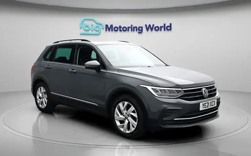 Second-hand VW Tiguan Life 131 CP (96 kW) 2023 SUV