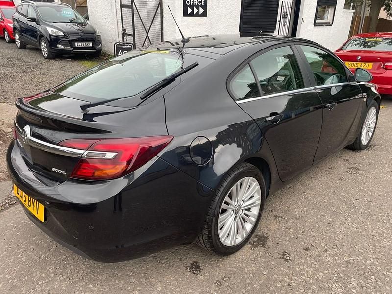 Used Vauxhall Insignia Design Edition 140 HP (102 kW) 2015 Black Hatchback