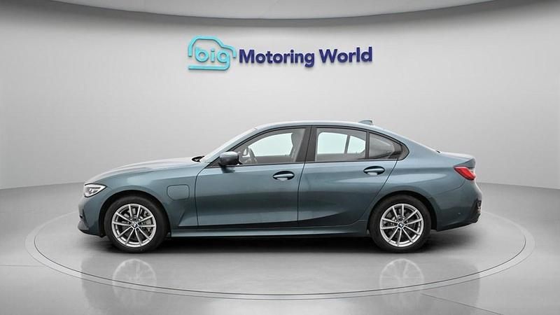 Used BMW 330e 292 HP (214 kW) 2020 Blue Sedan
