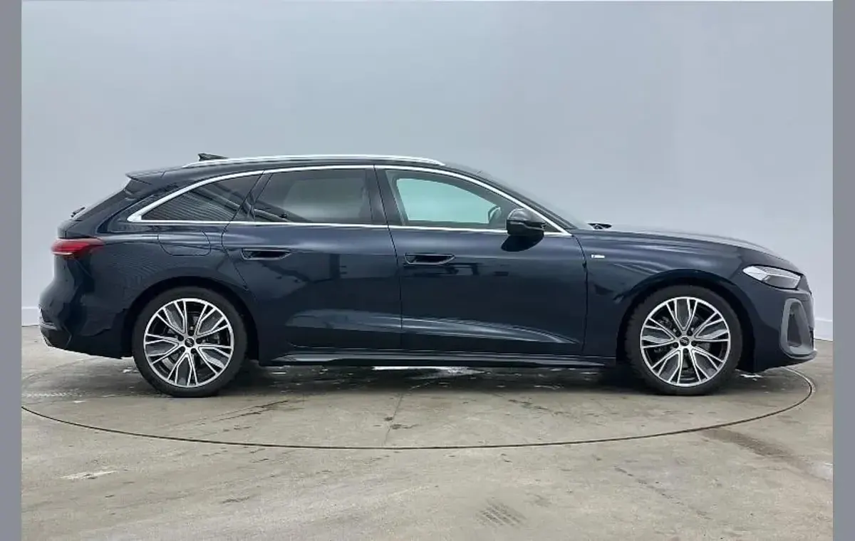 Used Audi A5 S-Line 147 HP (108 kW) 2025 Blue Estate