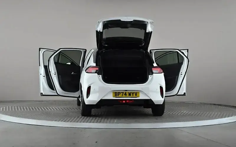 Used Vauxhall Corsa 75 HP (55 kW) 2024 White Hatchback
