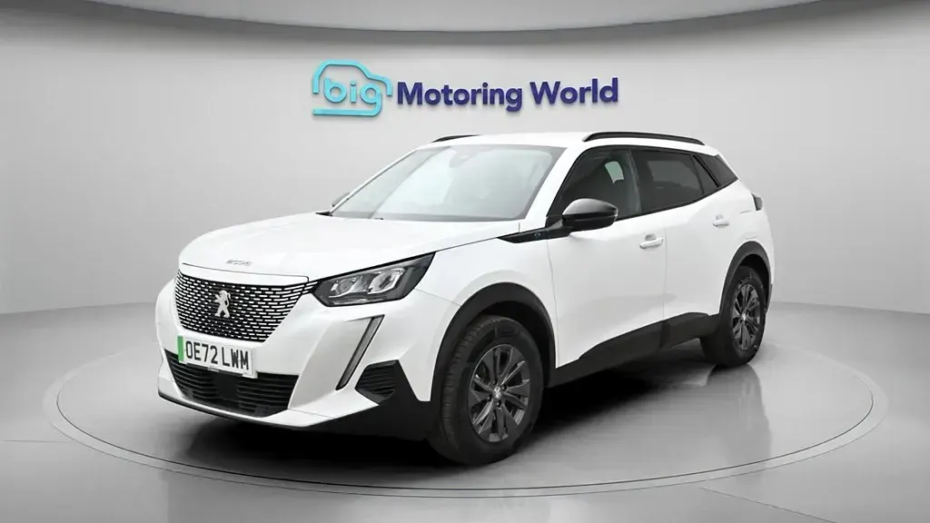 Second-hand Peugeot e-2008 Active+ 100 kW (136 CP) 2022 SUV