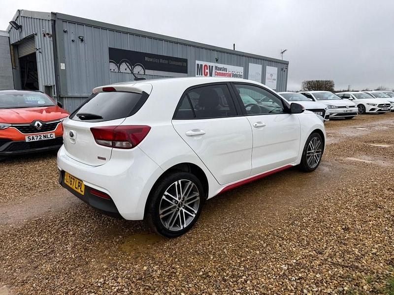 Used Kia Rio 83 HP (61 kW) 2017 White Hatchback