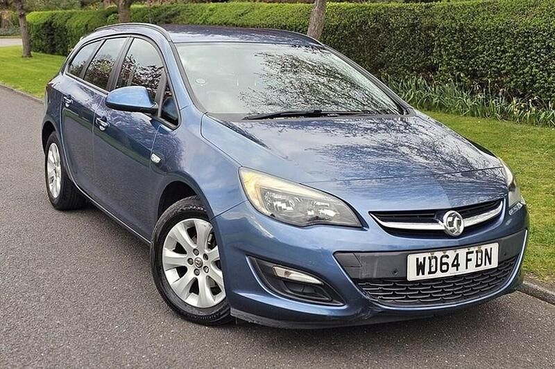 Used Vauxhall Astra Design Edition 115 HP (84 kW) 2015 Blue Estate