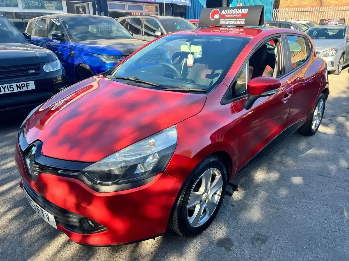 Usado Renault Clio IV Expression+ 90 HP (66 kW) 2013 Vermelho Citadino