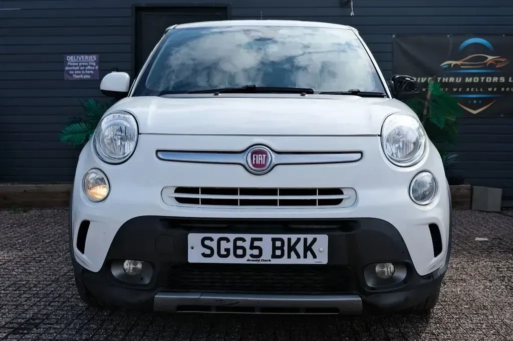 Used Fiat 500L Trekking 85 HP (62 kW) 2015 White MPV