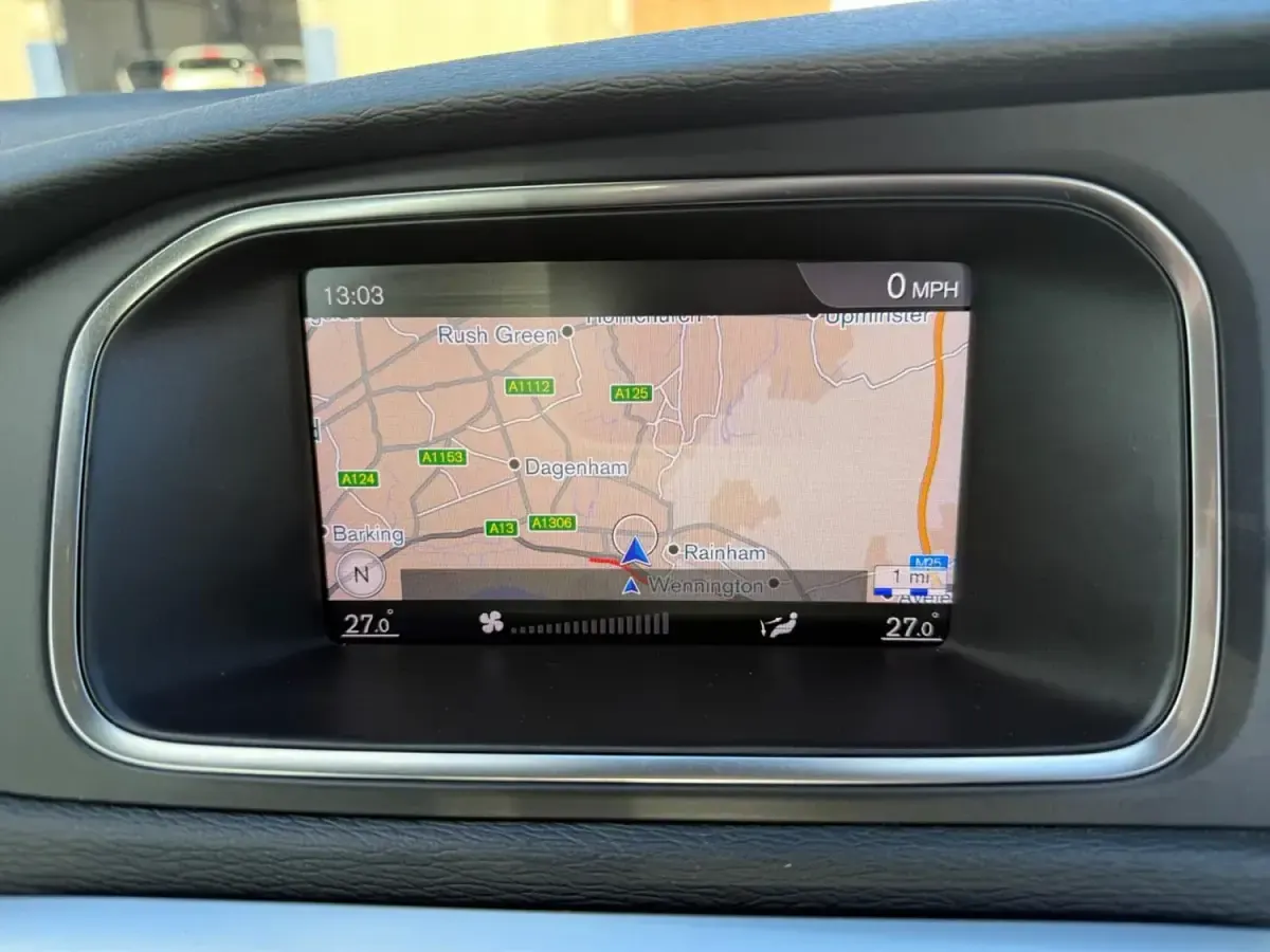 Usado Volvo V40 Momentum 2018 Prateado Citadino