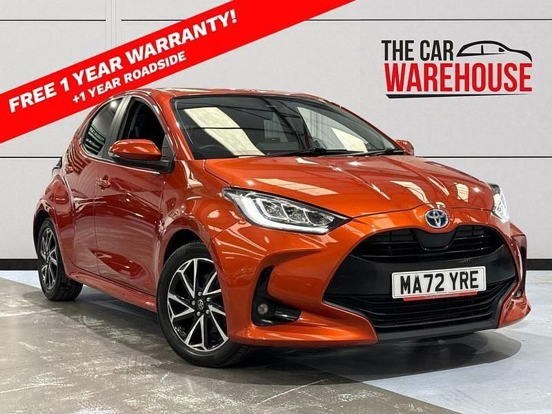 Used Toyota Yaris Hybrid Design 116 HP (85 kW) 2022 Orange Hatchback