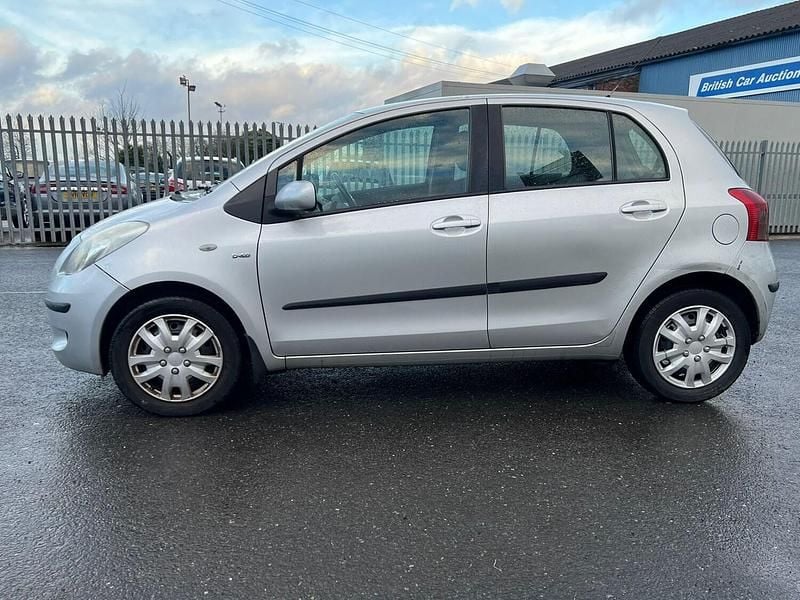 Used Toyota Yaris T3 88 HP (64 kW) 2008 Silver Hatchback