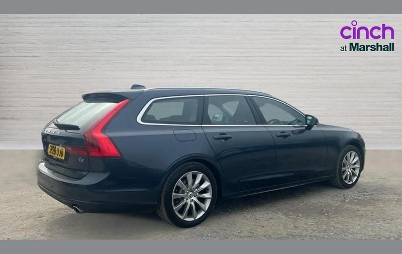 Used Volvo V90 Momentum 254 HP (186 kW) 2020 Blue Estate