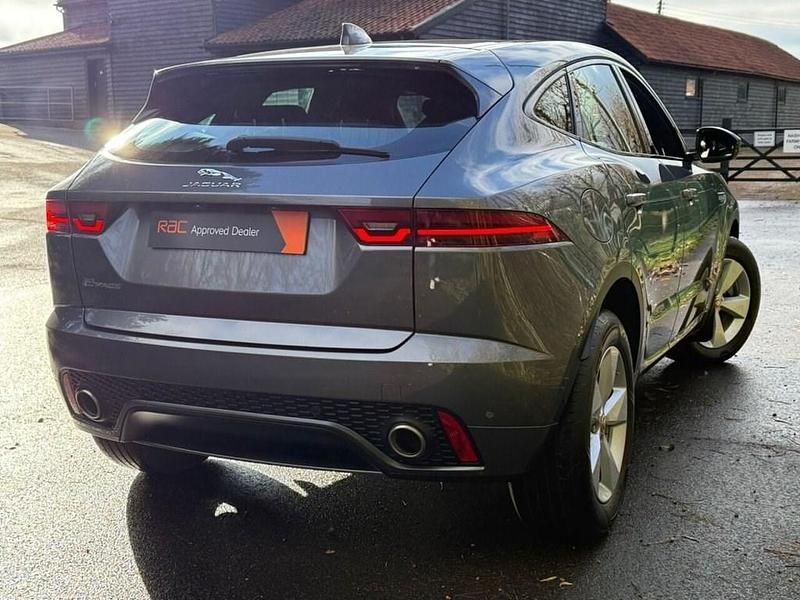 Usado Jaguar E-Pace R-Dynamic 180 HP (132 kW) 2018 Cinzento SUV