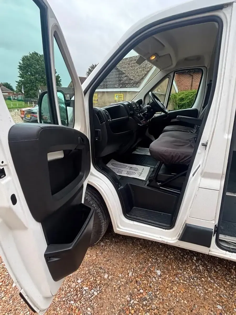 Used Citroën Relay 120 HP (88 kW) 2021 White Van