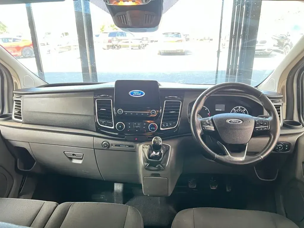 Used Ford Transit Custom Limited 170 HP (125 kW) 2020 White Van