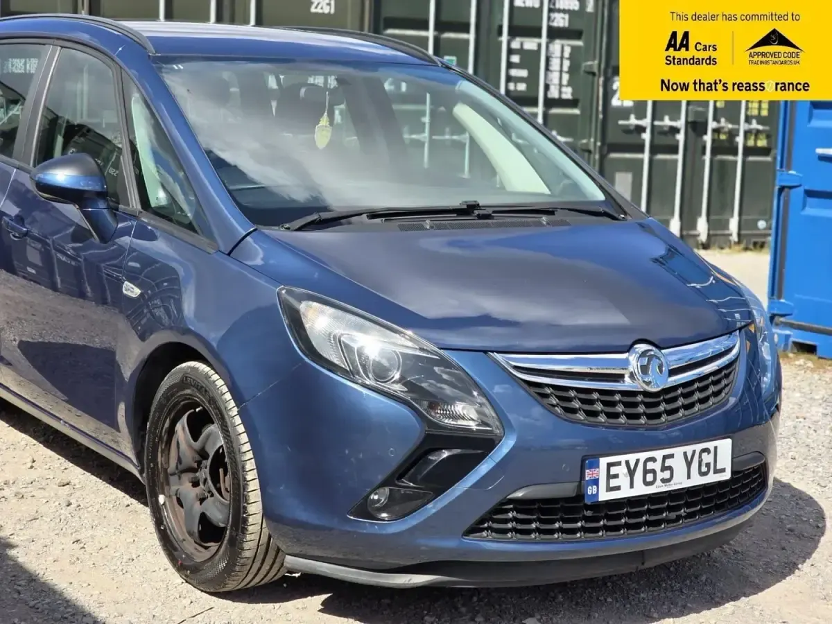 Second-hand Vauxhall Zafira 140 CP (102 kW) 2015 Albastru Monovolum