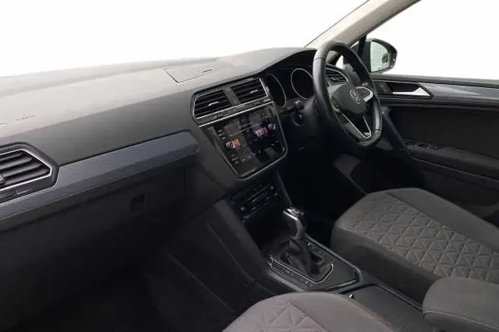 Used VW Tiguan Life 150 HP (110 kW) 2022 Grey SUV