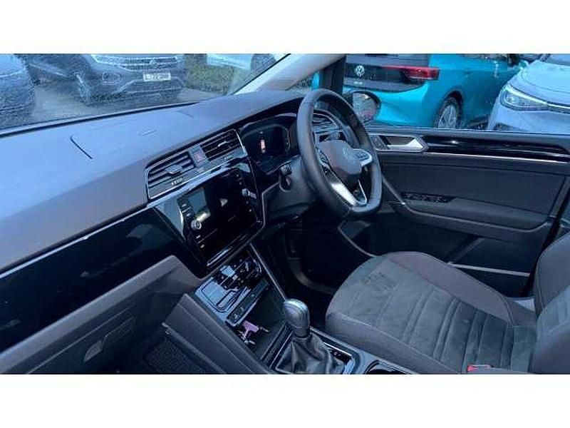 Used VW Touran SEL 150 HP (110 kW) 2025 Dolphin grey metallic MPV