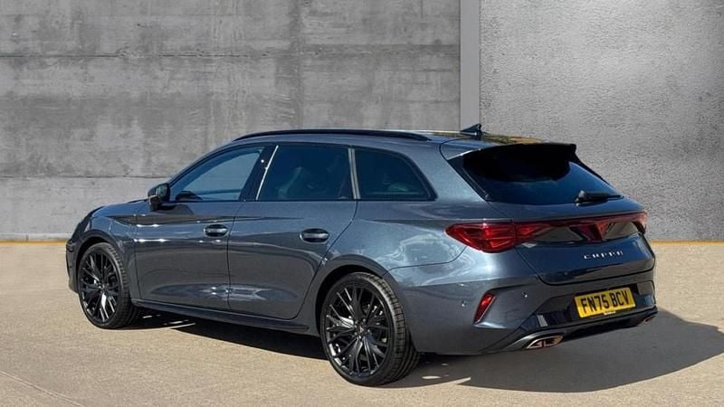 Used Cupra Leon 204 HP (150 kW) 2025 Metallic  magnetic tech grey Estate