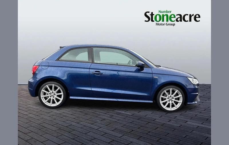 Begagnad Audi A1 S-Line 147 HK (108 kW) 2016 Blå Halvkombi
