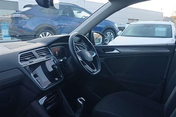Used VW Tiguan Allspace Life 150 HP (110 kW) 2022 Grey SUV