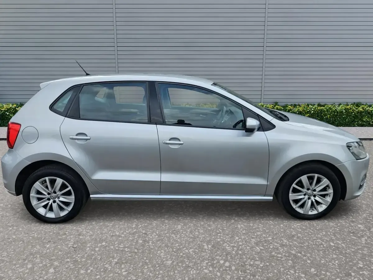 Used VW Polo SE 60 HP (44 kW) 2014 Silver Hatchback