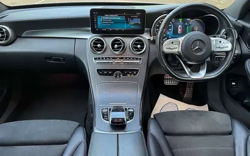 Used Mercedes C200 AMG Line Premium 184 HP (135 kW) 2018 Silver Sedan