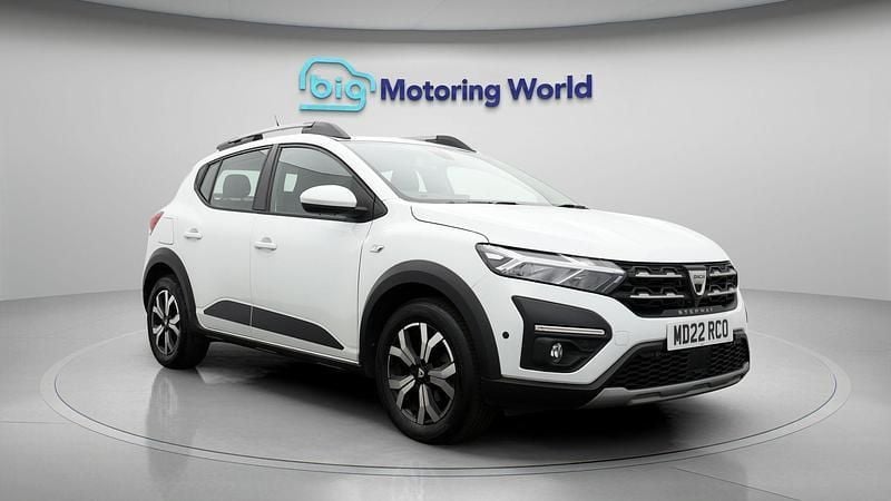 White Used 2022 Dacia Sandero Prestige Hatchback | £12,200 (Fair price) - Image 1/4