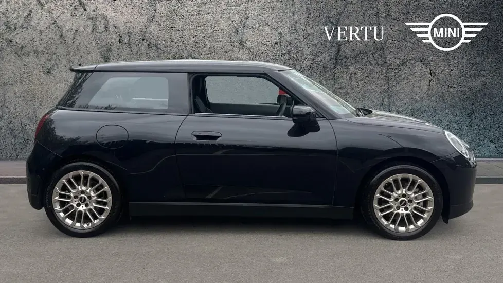 Used Mini Cooper Exclusive 135 kW (184 HP) 2024 Black Hatchback