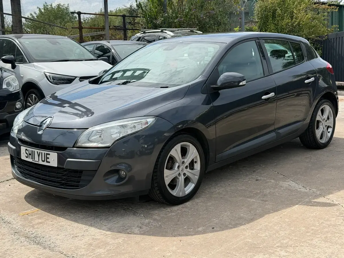 Used Renault Mégane III Dynamique 110 HP (80 kW) 2011 Grey Hatchback