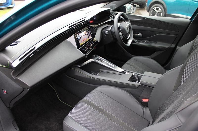 Used Peugeot 308 GT 134 HP (98 kW) 2025 Blue Hatchback