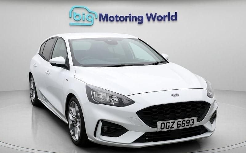 Used 2020 Ford Focus ST-Line X Hatchback | £13,000 (Good price) - Image 1/4