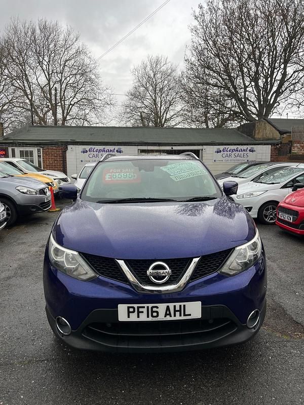 Used Nissan Qashqai N-Connecta 110 HP (80 kW) 2016 Blue SUV