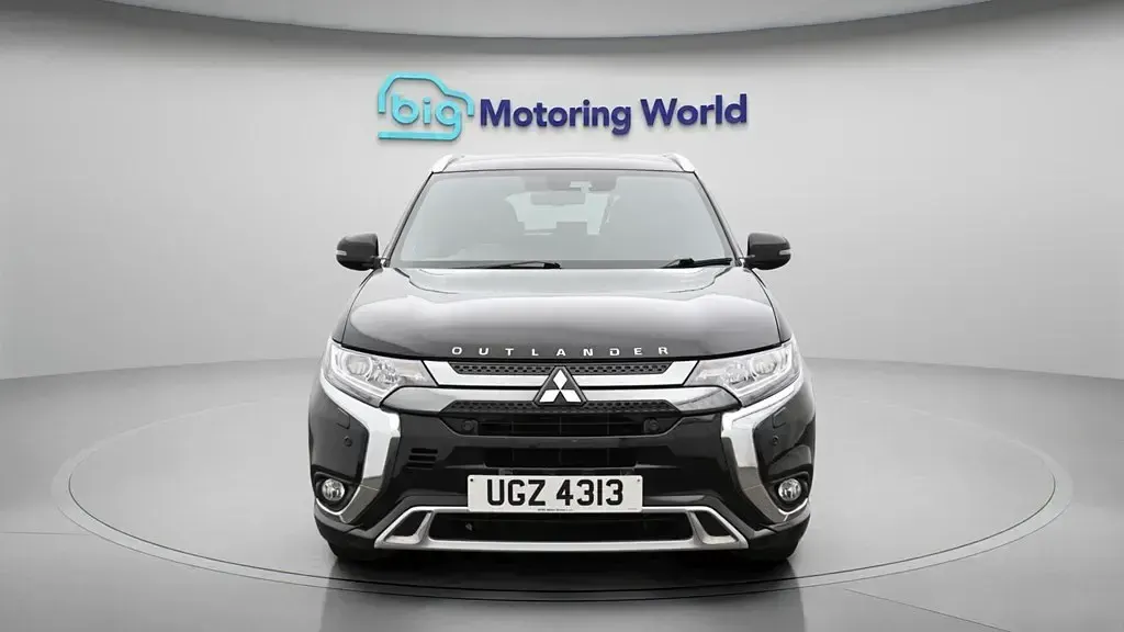 Usado Mitsubishi Outlander P-HEV 224 HP (164 kW) 2021 Preto SUV