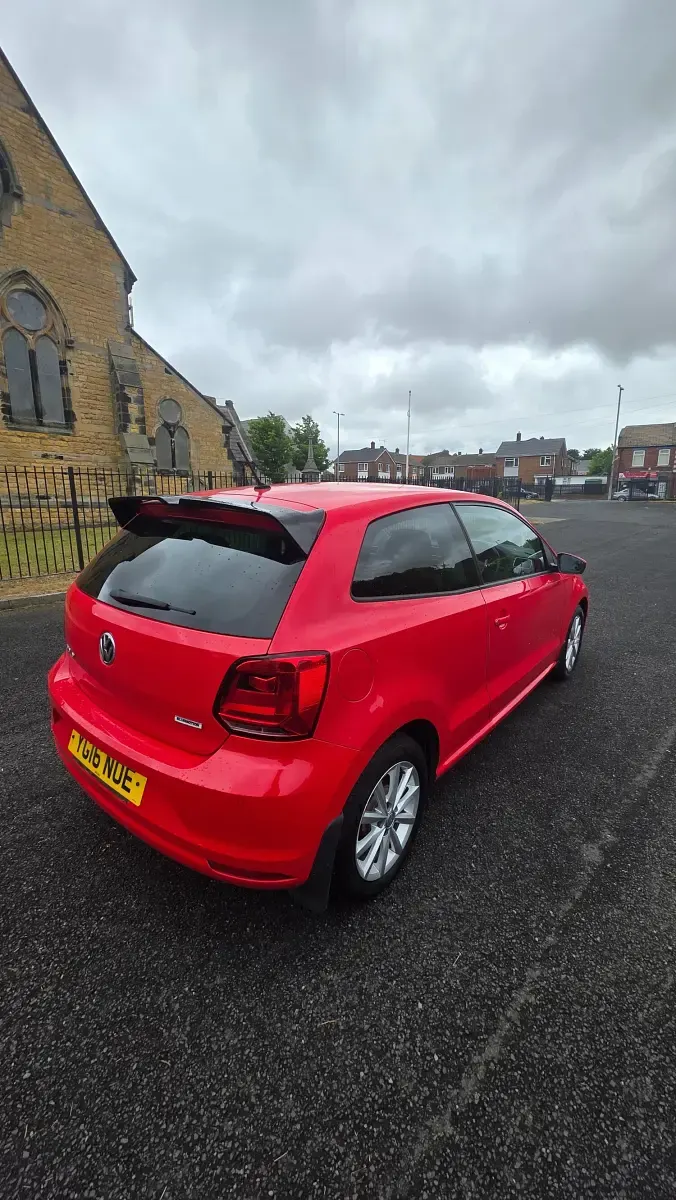 Used VW Polo Match 75 HP (55 kW) 2016 Red Hatchback