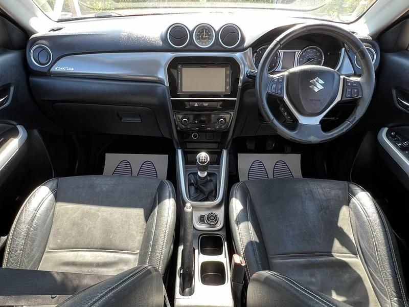 Second-hand Suzuki Vitara SZ5 120 CP (88 kW) 2017 Roșu SUV