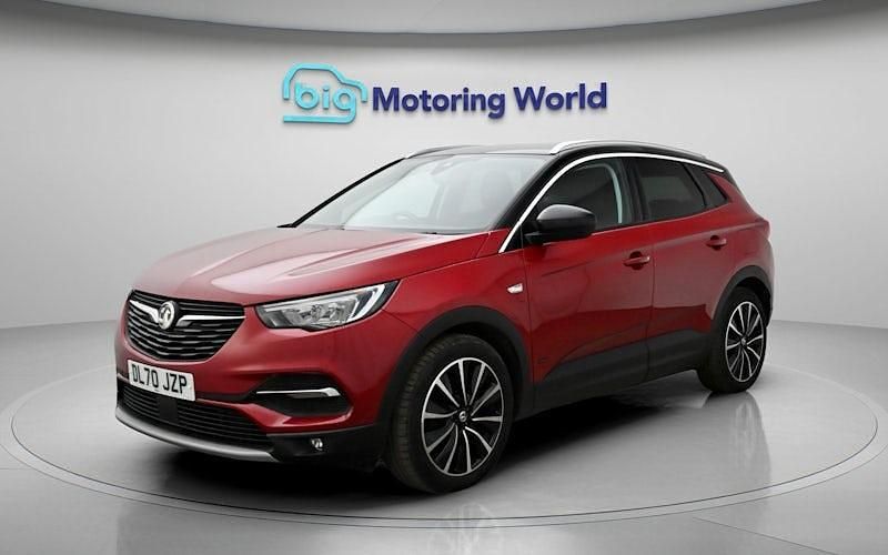Used Vauxhall Grandland X Business Edition 300 HP (220 kW) 2020 Red SUV