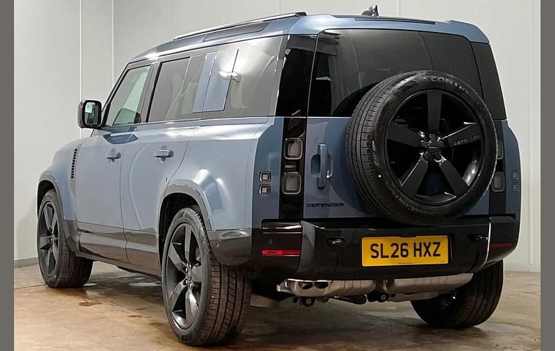 Usado Land Rover Defender HSE Dynamic 344 HP (253 kW) 2026 Azul SUV