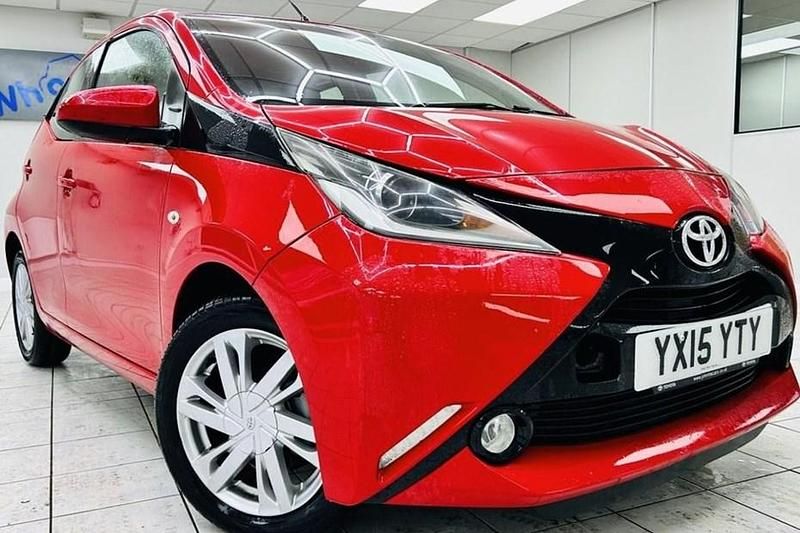 Used Toyota Aygo x-press 2015 Red Hatchback