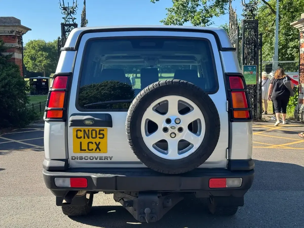 Used Land Rover Discovery 182 HP (133 kW) 2005 Silver SUV