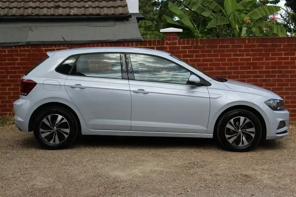 Used VW Polo SE 80 HP (58 kW) 2020 Silver Hatchback
